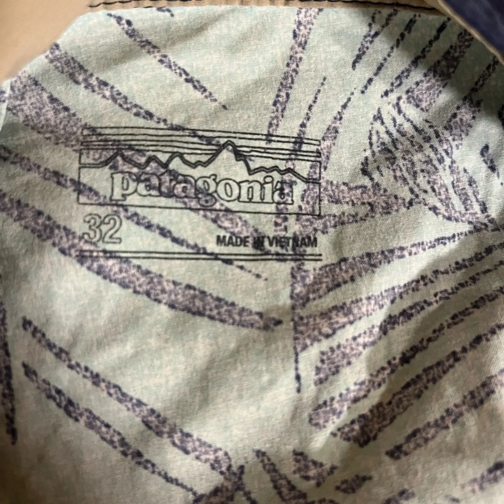 Patagonia Stretch Wavefarer Boardshorts size 32